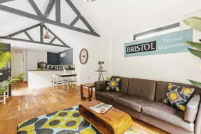 Cosy Cotswolds Retreat near Bath & Castle Combe - Image 2