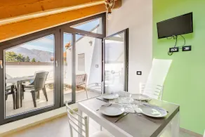 Free parking + 180° panoramic terrace - Image 2