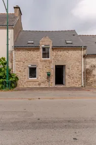 Breton farmhouse with terrace, cleaning included - Image 3