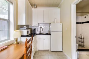 Cozy Studio Apartment - Image 2