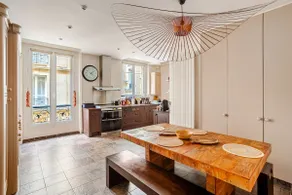 Beautiful and Luxurious Triangle d'Or Apartment - Image 5