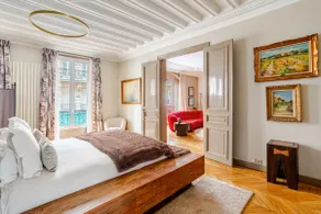 Beautiful and Luxurious Triangle d'Or Apartment - Image 3