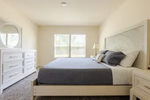 Modern 4BR/1000 Mbps WIFI/15 min to Flagler Beach - Image 4