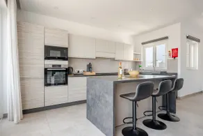 Yellow Hill Penthouse - Image 4