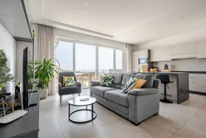 Yellow Hill Penthouse - Image 2