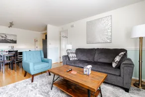 U District UW 1 Bedroom Suite - Image 3