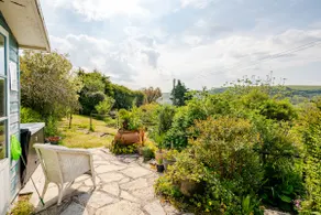 Historic Cottage with Hot Tub & Views - Image 4