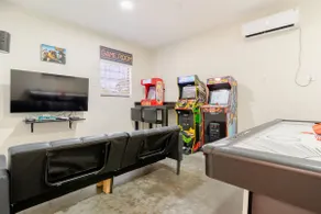 Gameroom, 2 King Beds, Peaceful, Private, Events - Image 3