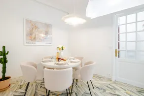 High ceiling impeccable apartment in Monaco - Image 2