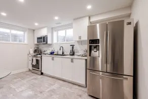 Entire 2 Bedroom Apartment in Kitchener/Waterloo - Image 2