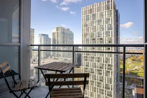 Modern Toronto Getaway near Rogers Centre +Parking - Image 4