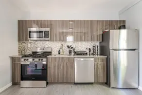 Modern 3 Bed House in Black Rock - Image 5