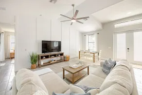 Tropical Bonita Springs home, Beaches, Golf, Canal front for fishing & swim spa! - Image 4