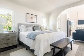 Luxury Kensington Studio | Private Entry - Image 4