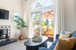 Luxury Kensington Studio | Private Entry - Image 3