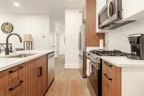 The Petworth Getaway w/ free parking - Image 5