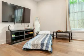 The Petworth Getaway w/ free parking - Image 2