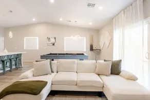6 MILES from LAS VEGAS STRIP Spacious Family home - Image 2