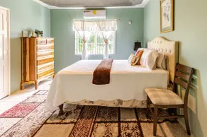 Sea Breeze Hideaway - Image 4