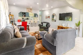 Sea Breeze Hideaway - Image 3