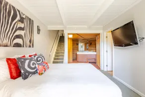 4 Floors! Spacious S Lake Tahoe Mountain Retreat - Image 2