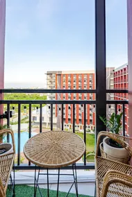 Modern Studio Poolside Balcony Near Mactan Airport - Image 3