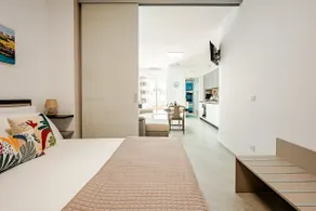 Dolce vita + outdoor patio + steps from the cliffs - Image 2