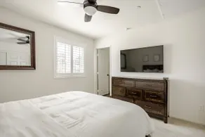 Suite Desert Stay w Private Entrance - Image 4