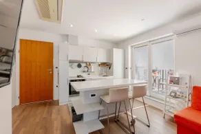 Ljubljana Riverbank Apartment in City Centre - Image 2