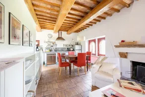 Farmhouse on a winery - Image 2
