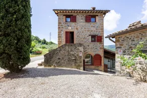 Farmhouse on a winery - Image 5