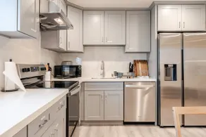 Bright & Modern Home in El Monte - Image 4