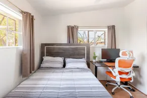 Parkside stay on 4th Ave • Near UofA & Downtown - Image 3