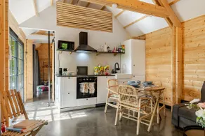 Cozy Country Cottage - Image 4