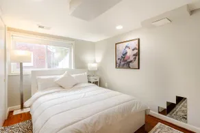 Charming Cozy House Near DC & Airport Free Parking - Image 4