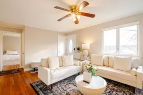 Charming Cozy House Near DC & Airport Free Parking - Image 2