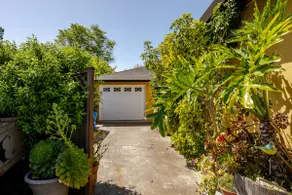 Sunny Harborside Bungalow - Image 5