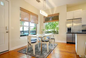Walk to everything in East DT-Bungalow w/ 3 Kings - Image 3