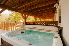 Beautiful Lakefront Onsite Pool/Spa/Boats & Beach - Image 4