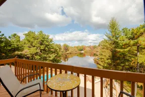 Beautiful Lakefront Onsite Pool/Spa/Boats & Beach - Image 2