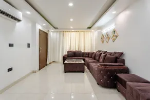 Independent home in New Delhi with Lift - Image 3