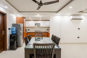 Independent home in New Delhi with Lift - Image 4