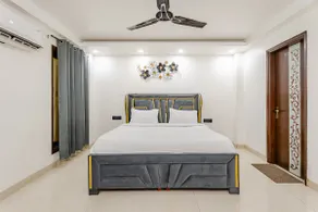 Independent home in New Delhi with Lift - Image 5
