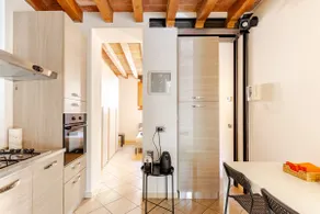Artistic Urban Apartment - Image 4