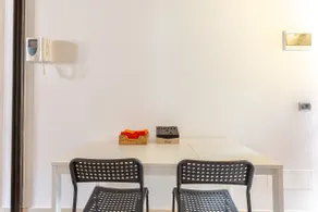 Artistic Urban Apartment - Image 5