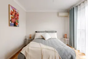 Stylish & Elegant 2BR Townhouse in Wilston Brisbane - Image 2