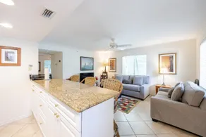 Perfectly located Old Naples condo - Image 3