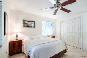 Perfectly located Old Naples condo - Image 5