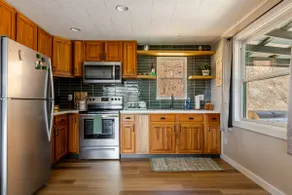 Modern Mountaintop Cabin with Million Dollar Views - Image 5