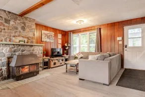 Waterfront •Spa • Fireplace • Game Room • Sleep10 - Image 3